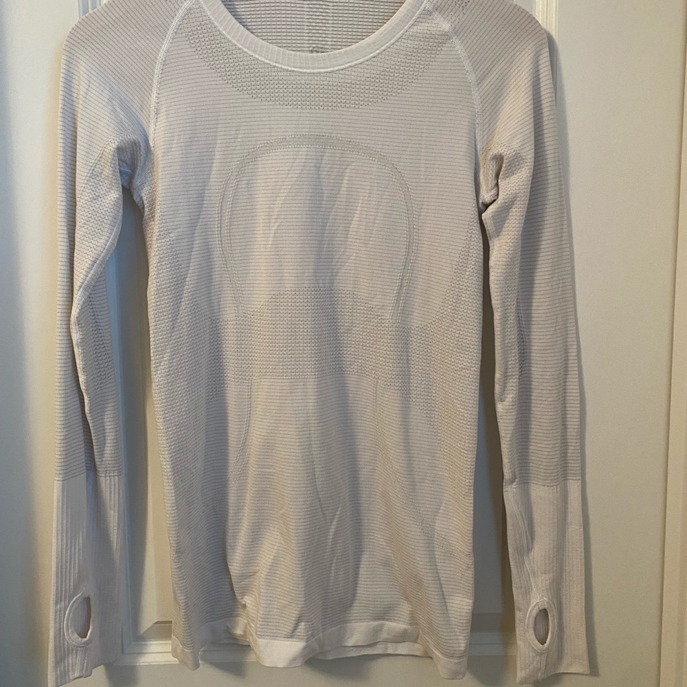 Lululemon White long sleeve size 6